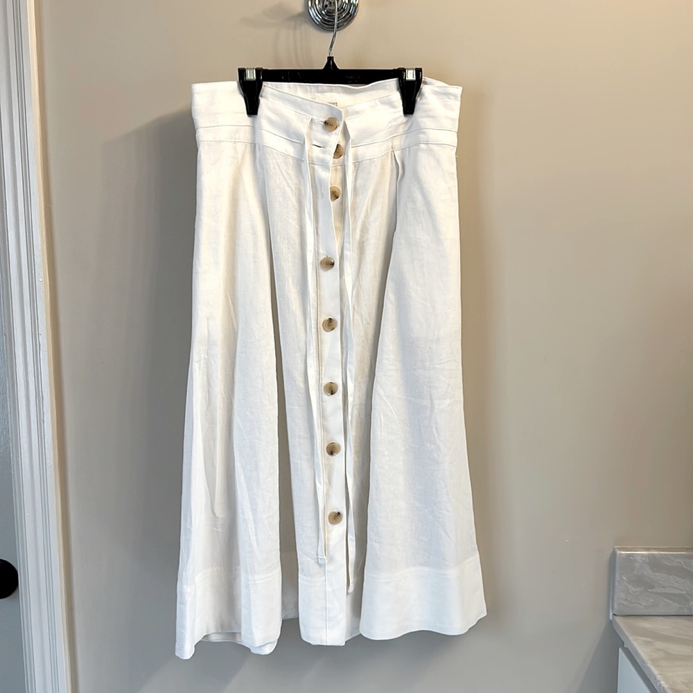NWOT A New Day linen skirt. Size Small.